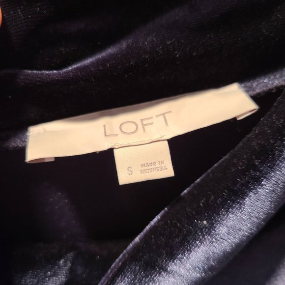 LOFT Velvet Mockneck Short Sleeve Top - Picture 3 of 6